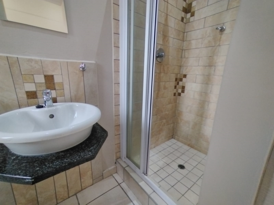 2 Bedroom Property for Sale in Waterval East North West